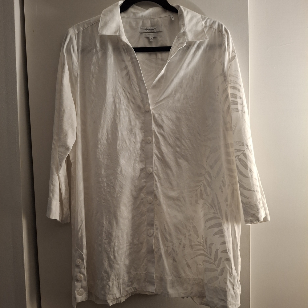 Foxcroft Women's Cream Leaf Pattern Tunic Shirt - Picture 1 of 10